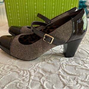 Clarks Ladies dress shoes, size 7.5M.  Mary Jane style.